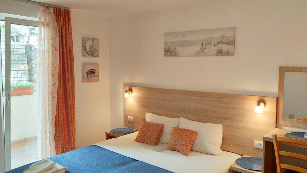 Guesthouse Tri Palme Becici  Exterior photo