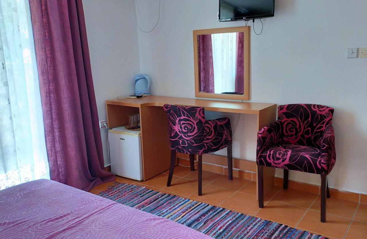 Guesthouse Tri Palme Becici  Exterior photo