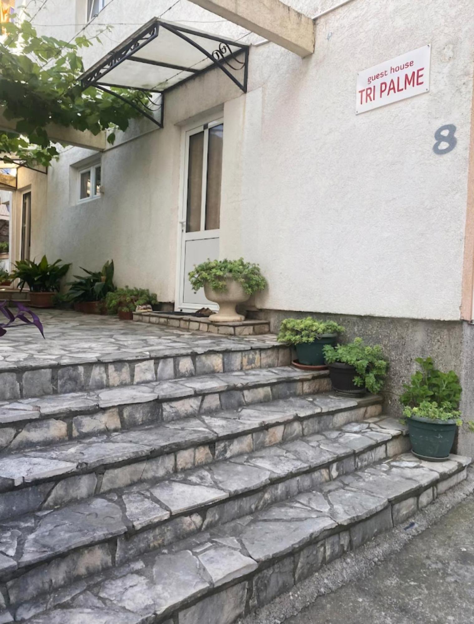 Guesthouse Tri Palme Becici  Exterior photo